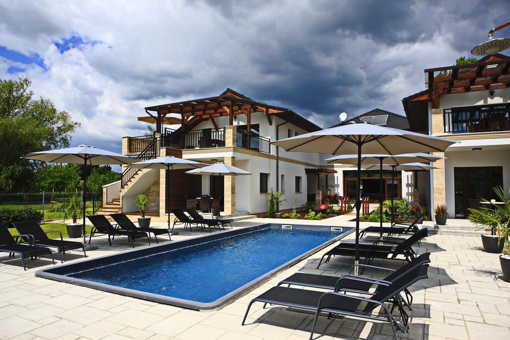 Villamandala เจเนชดิแอช ภายนอก รูปภาพ